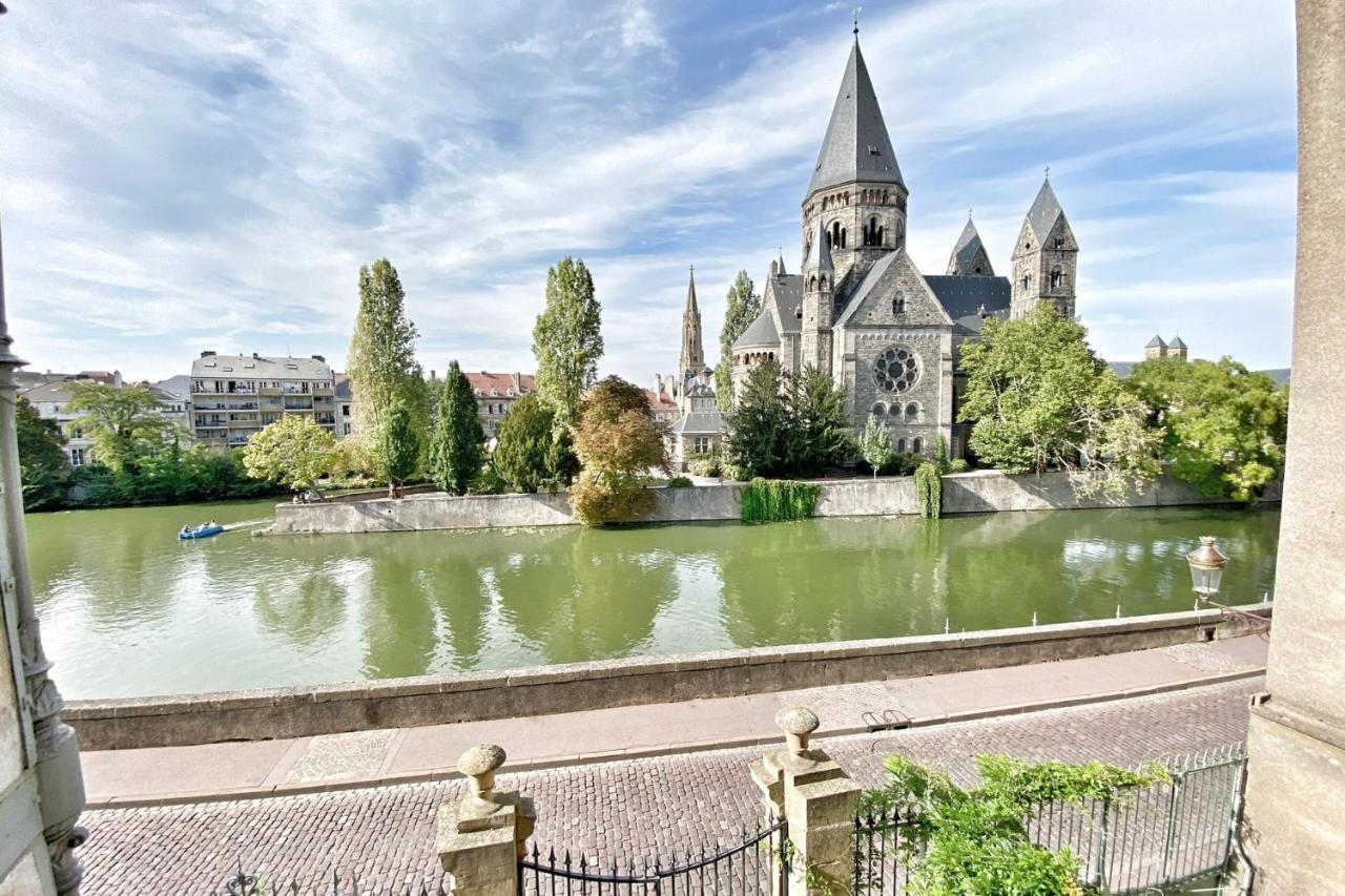 Au Fil De L'eau